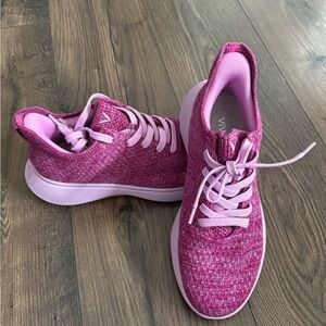 Vivaia Women's Fuchsia Knit Sneakers